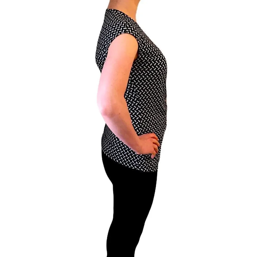 Jones New York Black & White V-Neck Blouse